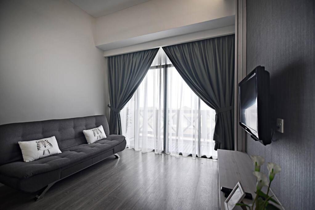 Apartment Instay Costa Mahkota With Seaview
