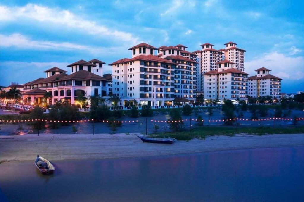 Apartment Instay Costa Mahkota With Seaview